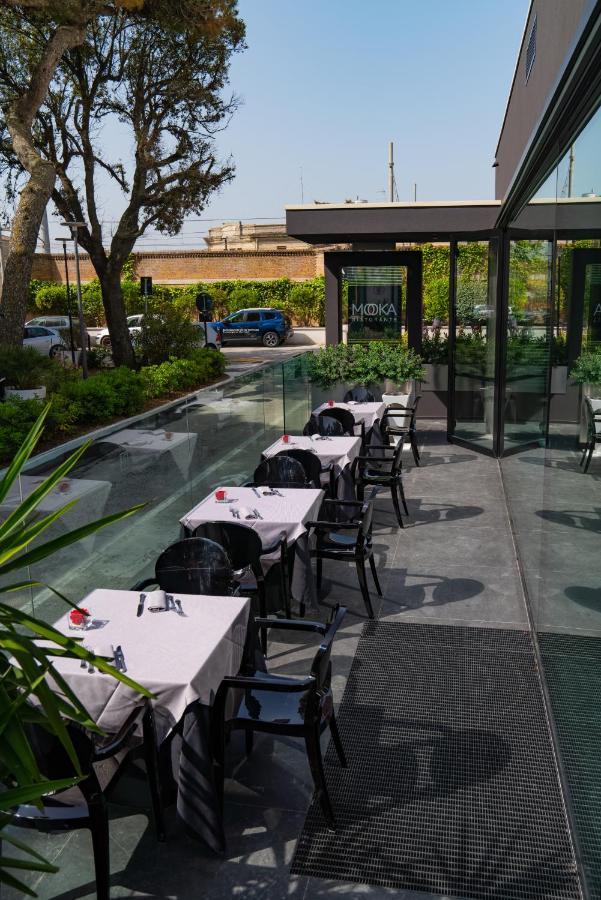 Raffaello Hotel & Mooka Restaurant Senigallia Exterior photo