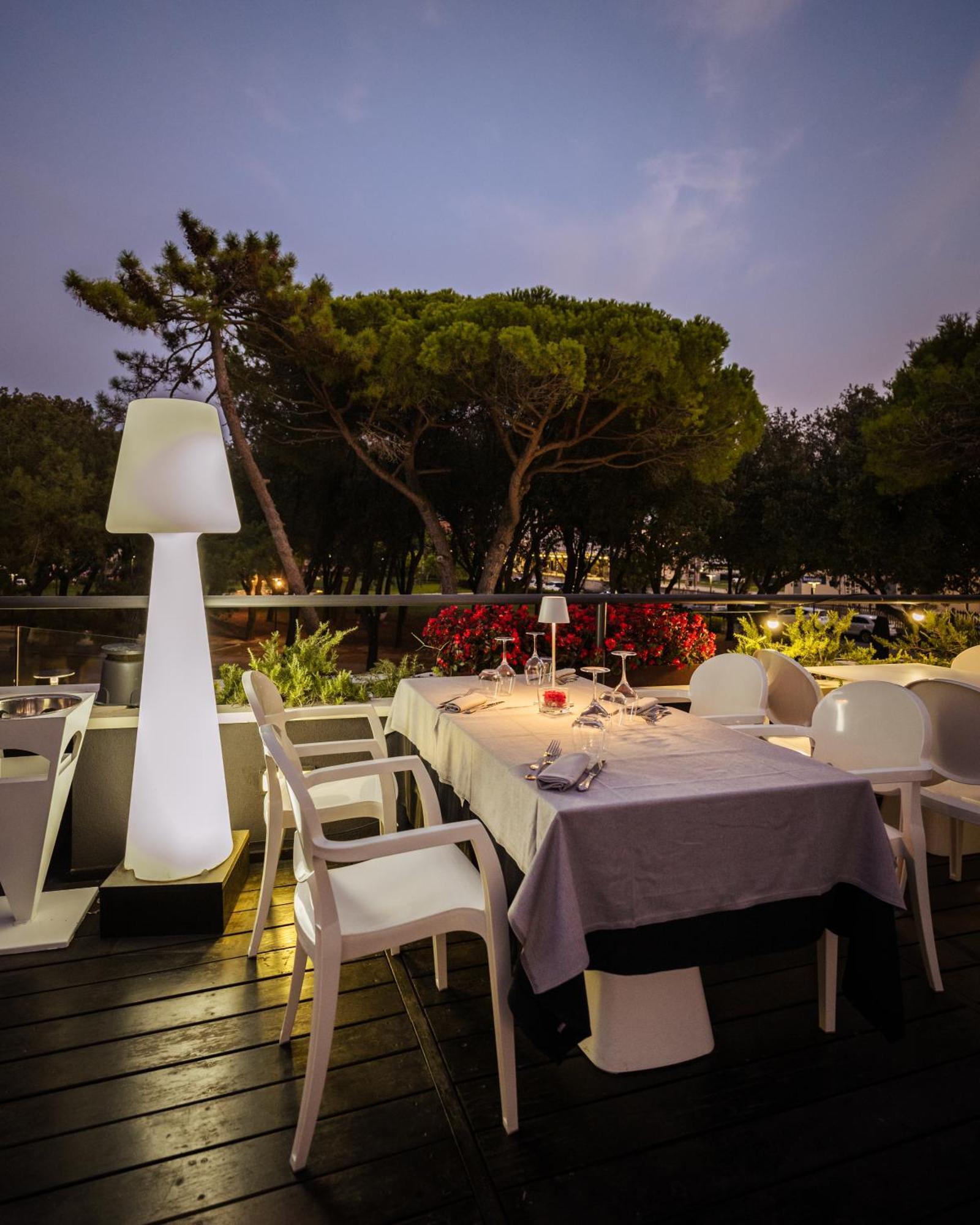Raffaello Hotel & Mooka Restaurant Senigallia Exterior photo